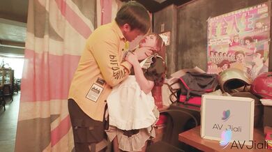 Horny Caffe Maid Wen Ruixin Controlled By A Client