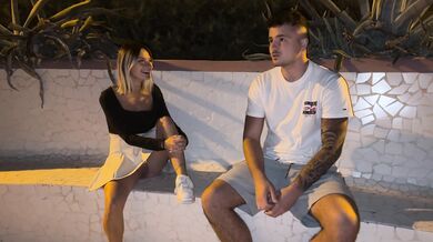 Outdoor fuck with a stranger who is not wearing underwear, passers-by interrupt us