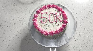 I bake a cake and let my boyfriend eat it off my ass for 50K subscribers!