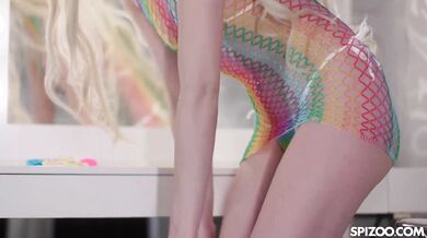 Petite Cecelia Taylor Gets Naugthy Ride With Horny Driver