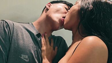 LIL TIMY CUM INSIDE MY PUSSY WHEN HE FUCKS ME WHILE MY BOYFRIEND GOES TO GET FOOD