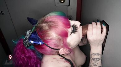 Dahlia Love-GLORYHOLE