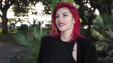 Up For A Threesome, Chipie Is In Her Element!