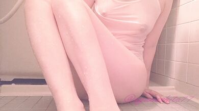 [japanese wife squirting masturbation] Wet in the bath M-shaped spread legs and pervert play ♡