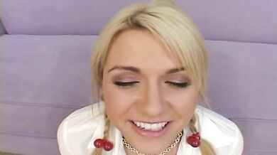 Dana Duval si gode il suo primo triangolo e un doppio pompino