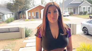 Lieferschlampe Mit Fetten Titten Wird Durchgefickt - Funsized Megan