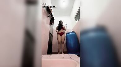 Viral Pegawai Bank Show Bugil Demi Pacar 3/3