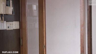 With That Person You Hate... A Wife Who Succumbed To Power And Was Toyed With, Mami Sakurai. - Yuki Touma