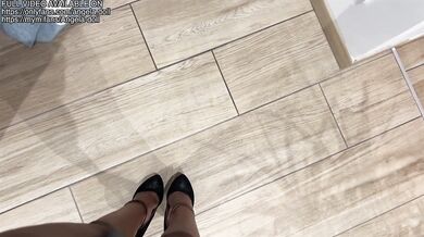 STRANGER CHALLENGE - I trap my AIRBNB owner to get fucked in his apartment