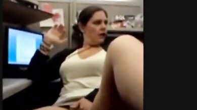 Chubby Milf Cums on the Phone at Work