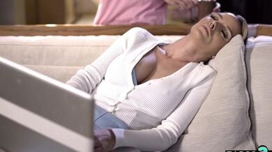 Skinny blonde MILF stepmother Pristine Edge wants to feel stepsons big cock (Pure_Taboo Pure_Taboo)