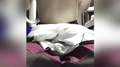 パイパン女子、全力かわいい服着て陶酔オナニー！くちゅ音いっぱい聞いてくださいね♡（自撮り、素人、無修正）