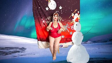 Granny carmen claus takes santa s big dick in missionary - homemade creampie orgasm