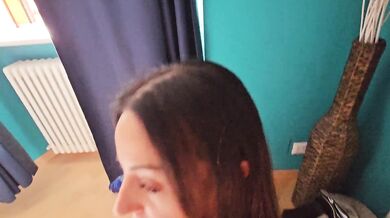 Zozzerie a Roma, Troietta dalle Tette grandi viene scopata da un cazzo enorme. Part 1