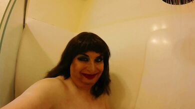 Sexy Shower with Michele Thompson