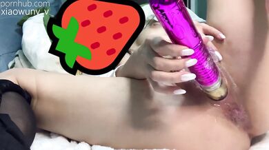 Wear stockings and use a vibrator to insert vaginal masturbation (5 minutes after the orgasm is stil