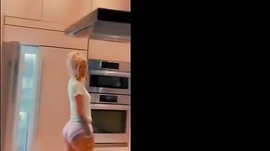 Iggy Azalea Underwear Scene in Iggy Azalea Sexy Panties Twerking