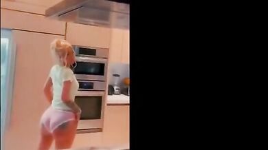 Iggy Azalea Underwear Scene in Iggy Azalea Sexy Panties Twerking