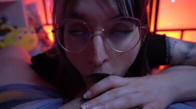 Ta petite Egirl te suce la queue après ta défaite sur Valorant