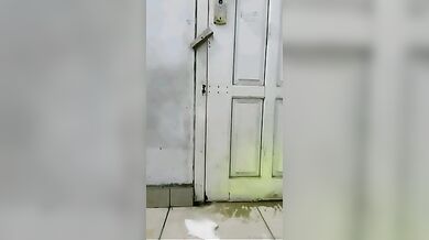 Pelan Pelan Takut Ketahuan Tetangga