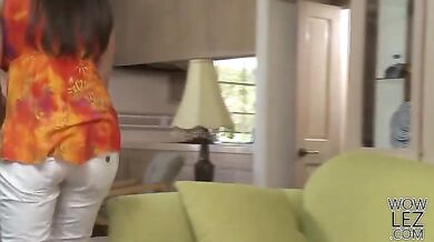 Older Woman Teaching Youger Babe - Mindi Mink