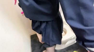 When I masturbate in the bathroom, a ridiculous amount of squirting came out