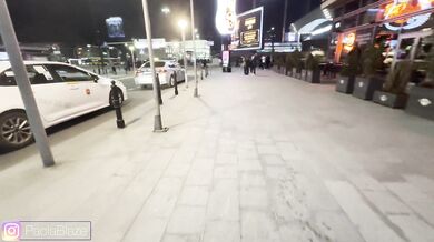 Dałam się wyruchać w cipkę mojemu widzowi, który spotkał mnie na mieście - POLSKIE PORNO