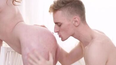 Kinky artist seduces a male model