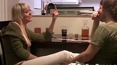 amateurs play game in homemade sex tape