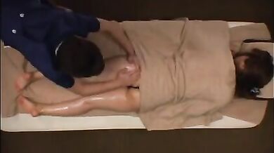 hidden cam rubdown for Fujiko in japanese rubdown shop