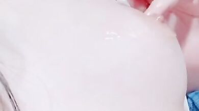 Lonely uniform Asian girl fuck at home 制服大学女生在家高潮