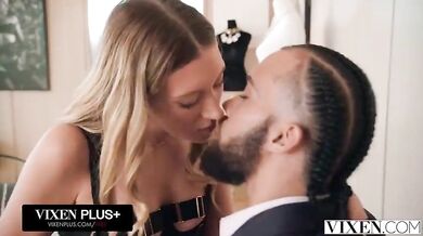 Sexy blonde addison vodka gives vip pussy service to client in hd