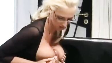 Lucky guy scores 4 babes