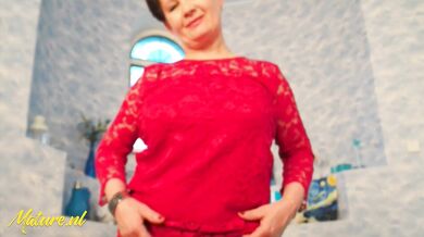 Big Butt Mature Nata Happens To Find a Naughty Toy To Play With