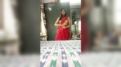 Beautiful Bangladesh Girl Masturbates In Front Of Live Class