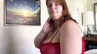 Casting Curvy: Stepmom asks if I can cum in a cup but I ended up breeding her instead