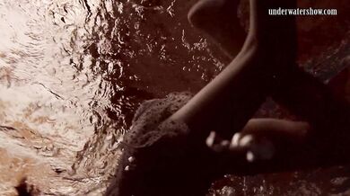 Loris Licicia American country girl