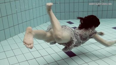 Loris Licicia American country girl