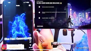 Latina cam girl plays fortnite 1