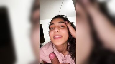 Pakistani Desi Punjabi Kudi Girl Give A Nice Blow & Handjob Enjoying