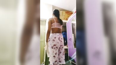 Tamil Girl Shy To Boyfriend Video Call