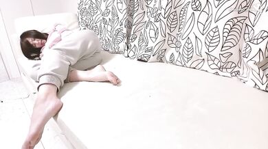 Horny from watching BL manga and freaked out by private serious masturbation.