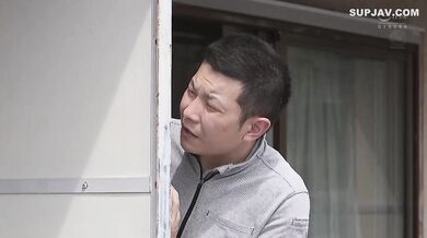 I Was Worried About The Panting Voice Of The Wife Next Door That Echoed Every Night...~In The Afternoon, I Was Drenched In Sweat And Having Sex With A Frustrated Married Woman~ Yumi Kazama