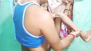 Desi Bhabhi Sumitra Fucks Neighbor With Big Natural Boobs - Hot Indian Homemade Sex