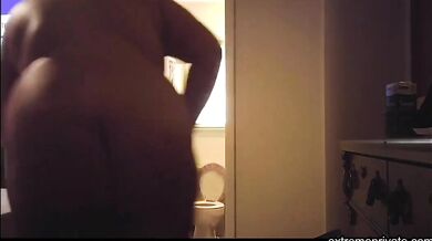 Sharing hotel room with my plump mother