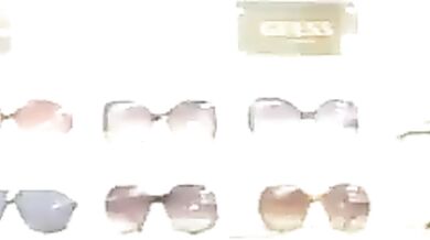 Brunette Latina getting filmed while working in leggings