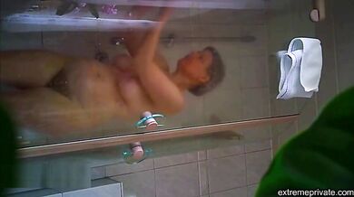 mom's great full body spied in the shower