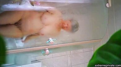 mom's great full body spied in the shower