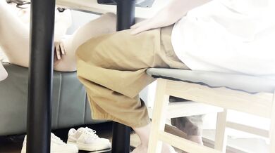 自习室的秘密，偷偷钻在桌子下口交