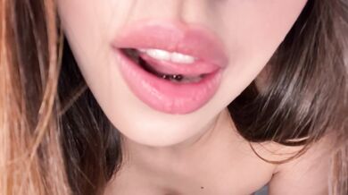 JULIE OLIVER - young latina playing with her hidden ass